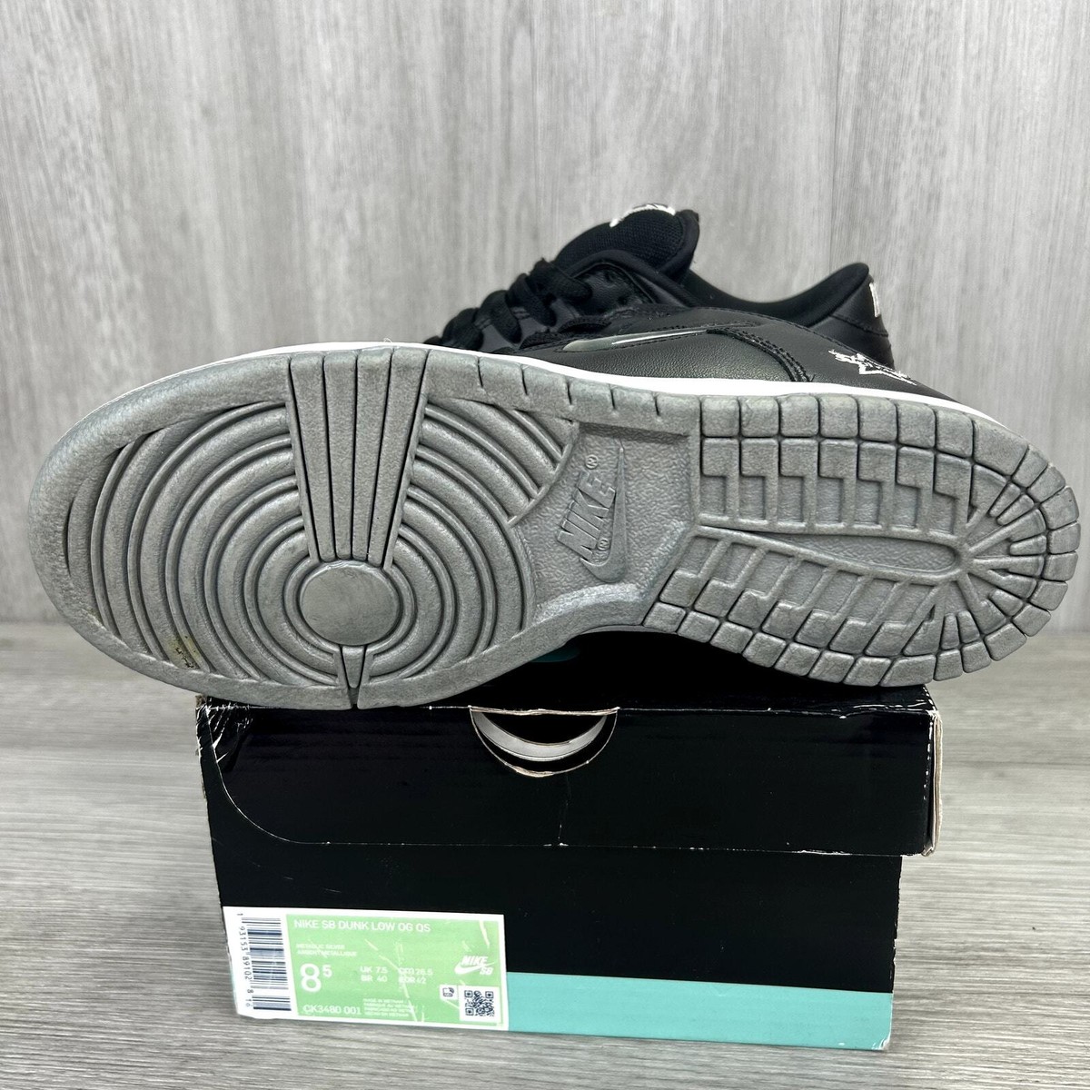 Nike SB Dunk Low Supreme Metallic Silver Black Jewel Swoosh