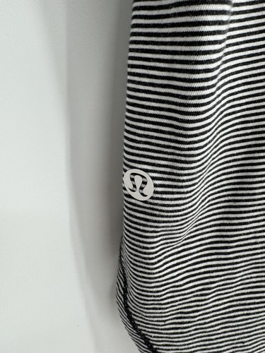 Top LULULEMON para mujer talla 6 empujador de ritmo jersey elástico panel de malla agujeros para los pulgares - Imagen 3 de 9