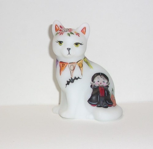 Fenton Glass Halloween Spooky Vampire Sitting Cat FAGCA Ltd Ed 36 Sunday Davis - Picture 3 of 8
