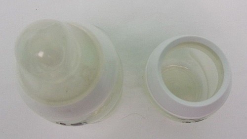 Lot of 2 Tommee Tippee Baby Bottles Nurser Feeding With Lid 4oz & 8oz - Picture 4 of 5