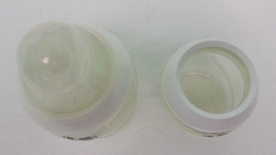 Lote de 2 mamadeiras Tommee Tippee alimentação de berçário com tampa 4 oz e 8 oz - Imagem 4 de 4