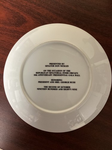 George H. Bush Inner Circle Presidential Gala PLATE Eagle Seal Crest Porcelain - Picture 3 of 3