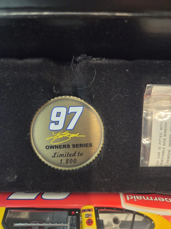 1:24 TEAM CALIBER OWNERS 2002 #97 LITTLE TIKES RUBBERMAID FORD TAURUS KURT BUSCH - Image 2 of 4