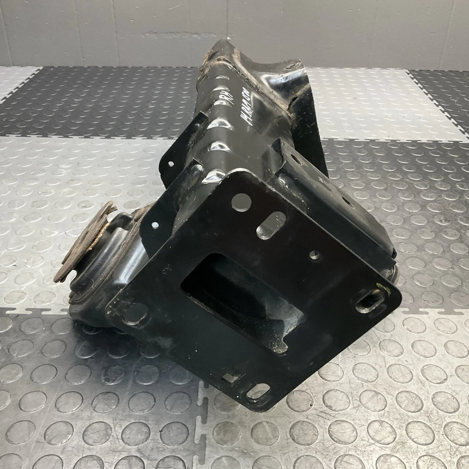 Dodge Ram 1500 2013-2018 lado del pasajero derecho marco del motor riel extremo corte OEM Foto 2 de 4