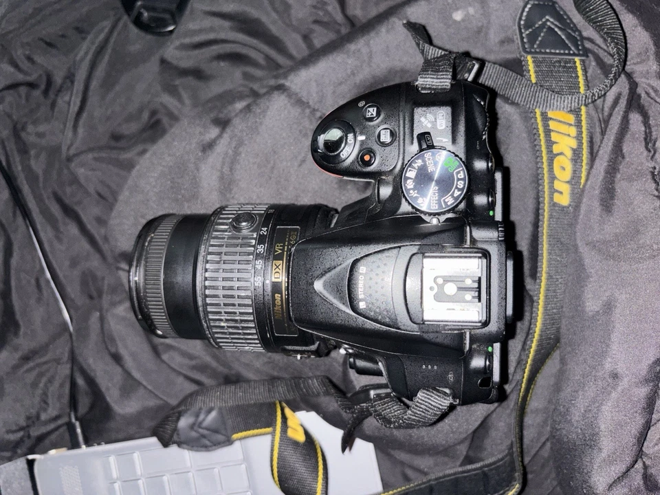 Cámara digital Nikon D5300 + paquete de fotografía - Bolsa, filtros, flash, etc. Foto 2 de 4