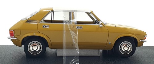 Cult 1/18 Scale Resin CML145-2 - 1973 Austin Allegro - Harvest Gold - Picture 3 of 5