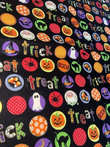 Halloween Quilting Cotton 30” x 44” Trick or Treat w/ Glitter Fabric Traditions - Picture 10 of 10