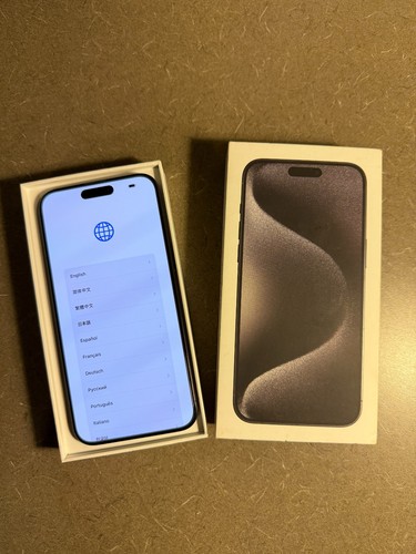 Apple iPhone 15 Pro Max - 512 Go - Noir Titane (Désimlocké) AppleCare+ et coques