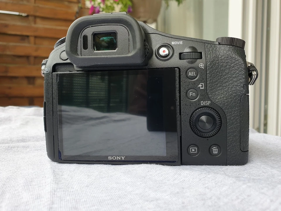 Appareil photo Sony Cybershot RX10 avec nombreux accessoires - Photo 3/4