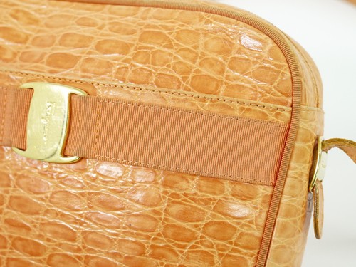 Salvatore Ferragamo Umhängetasche Vara geprägtes Leder orange gold - Bild 8 von 15