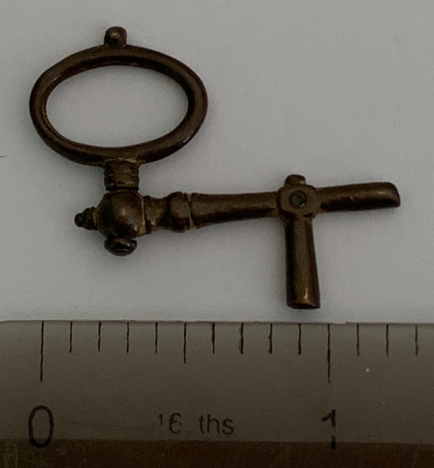 Antique Brass Pocket Watch Crank Key - Double Ended - Image 4 of 4