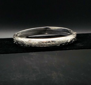 Vintage-British-Sterling-Silver-Cuff-Bracelet-Hinged-Birmingham-England-Adie