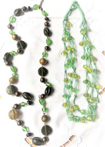 GLASPERLEN HALSKETTEN GRÜNES SORTIMENT DIE 2 GRÜNEN GLANZ kleiner Preis *** - Bild 1 von 3