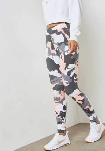 WOMEN NIKE Nike Womens Camo Print 