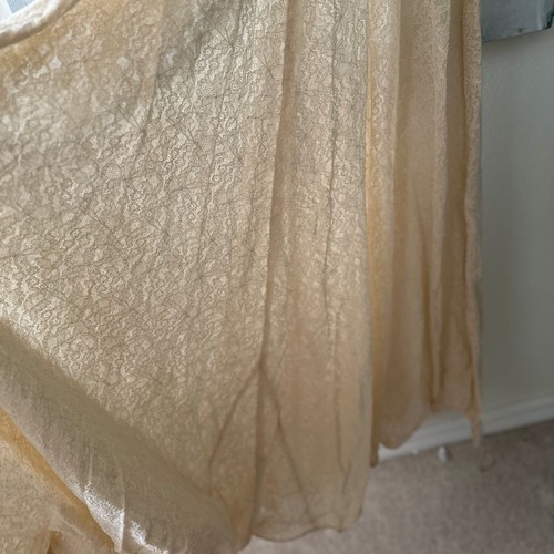 Vestido vintage con botones cubierto de encaje - Imagen 6 de 9