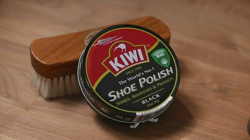 KIWI Shoe Boot Polish Wax Glossy Shines Nourishes Protects # BLACK 45 ml. - Picture 3 of 8