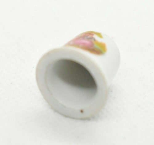 LIMOGES Vintage THIMBLE Made in FRANCE Courting couple. Porcelain. - Picture 3 of 5