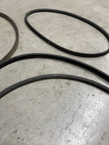 LOTE DE 16 correas de ventilador para motores, autos, camionetas, varios tamaños Napa, Acdelco - Imagen 13 de 14