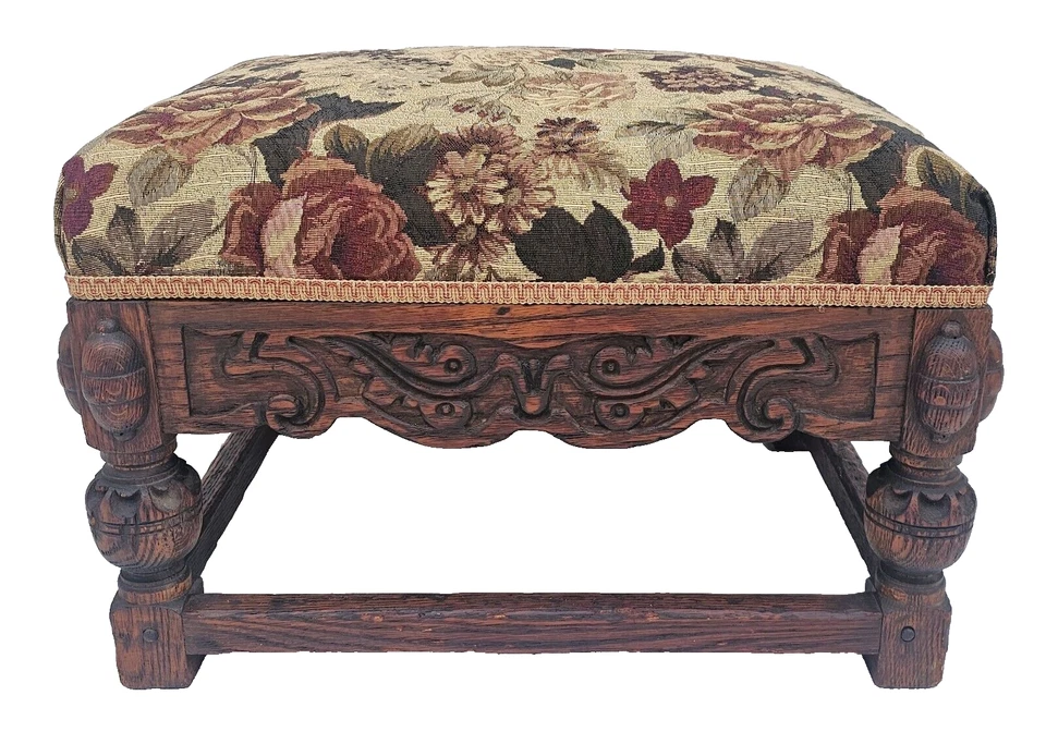 Reposapiés grande otomano tallado renacimiento español americano años 20 tapizado floral Foto 2 de 4
