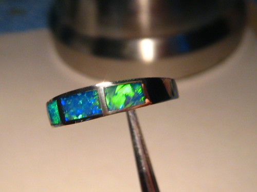 Anillo con incrustación de ópalo, oro blanco sólido de 14 k, talla 8, gema brillante ópalo - Imagen 5 de 9