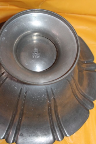 Antique Pilgrim 2339 F S Crest Solid Pewter Metal Vase Bowl Centerpiece - Picture 8 of 10