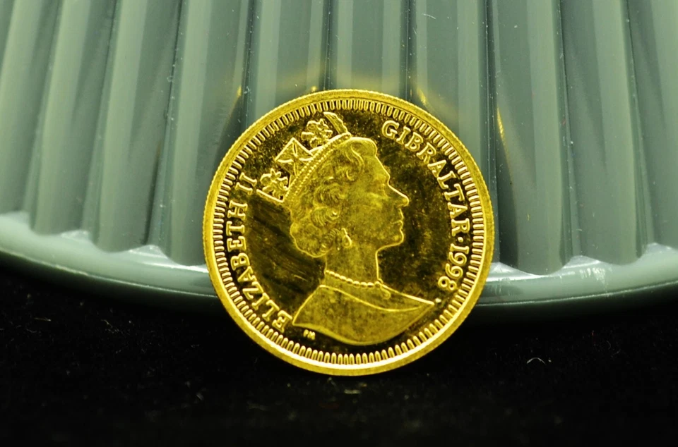 1998 Gibraltar Kissing Cherubs 1/5th Royal Proof .9999 Gold - Image 2 of 2