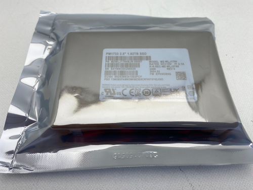 Samsung PM1733  MZWLJ1T9HBJR-00007 2.5 in 1.92 TB Internal SSD - Picture 1 of 8
