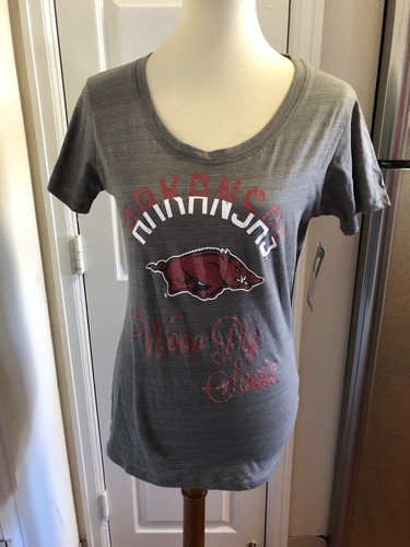 Neu Damen Arkansas Razorback Russell T-Shirt Woo Pig Sooie Größe M 