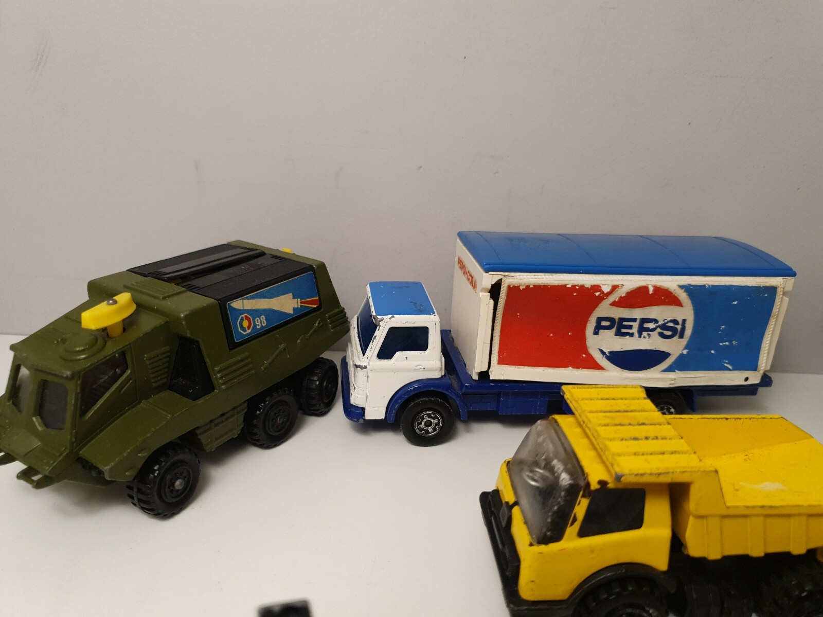 Picture 2 of 4
