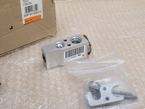 Hella 8UW351234-111 AC expansion valve For Xsara Picasso N68 Peugeot 206 6461.G5 - Picture 9 of 11