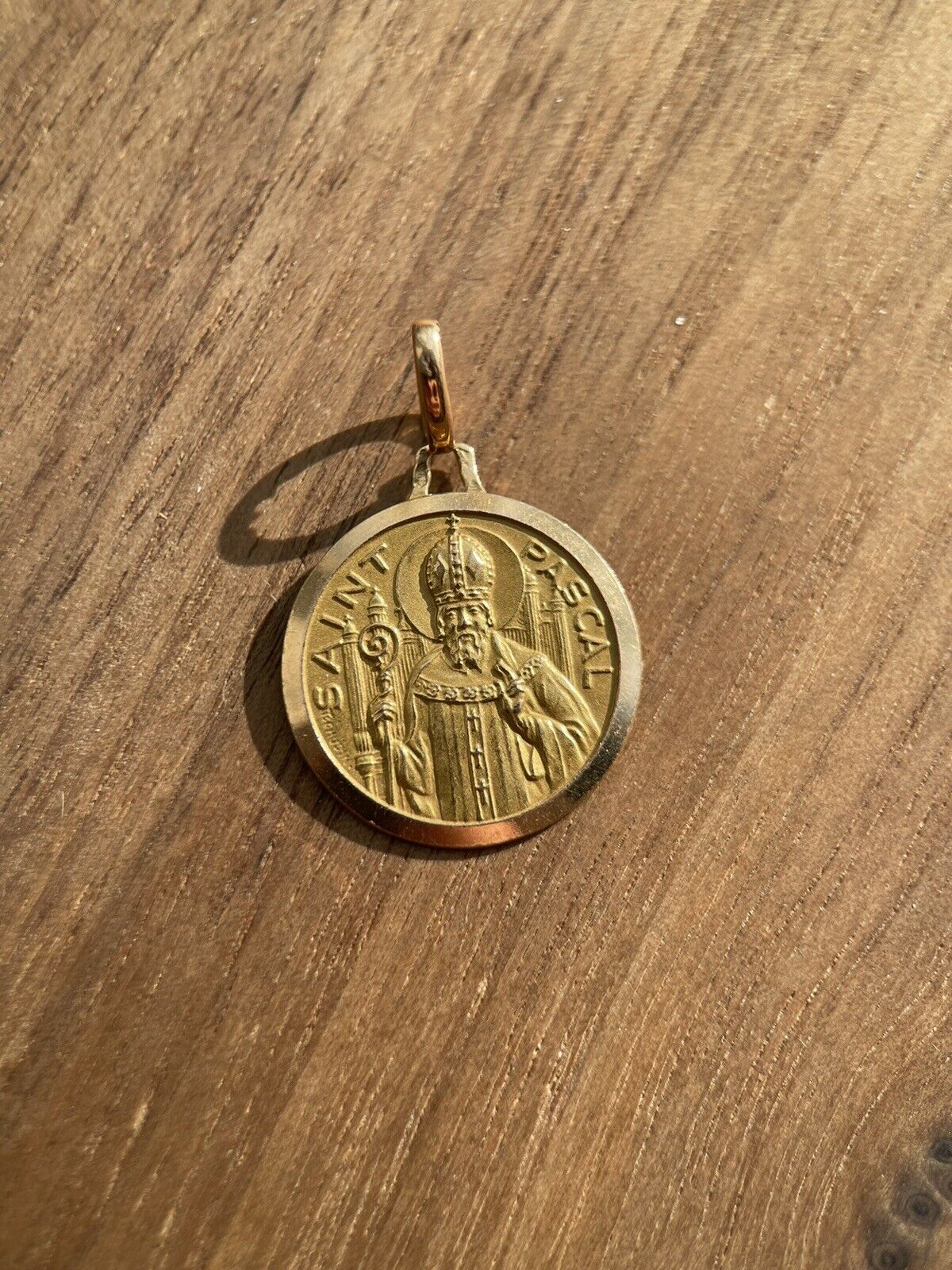 Très Jolie Médaille Pendentif en Or Jaune 18 Ct - Saint-Pascal par R. Tschudin