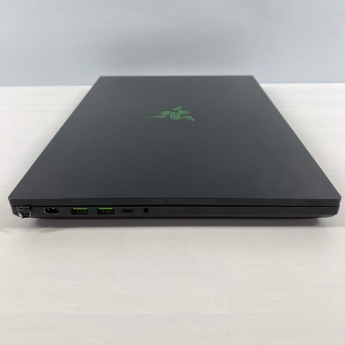 Razer Blade 16 RZ09-0483 16" i9-13950HX 2,2 GHz 32 GB RAM 1 TB SSD GeForce RTX 4080 - Foto 12 di 12