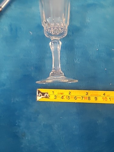 Luminarc Lancer. Set of 8 Champagne Crystal Flutes. VGC - Picture 6 of 9