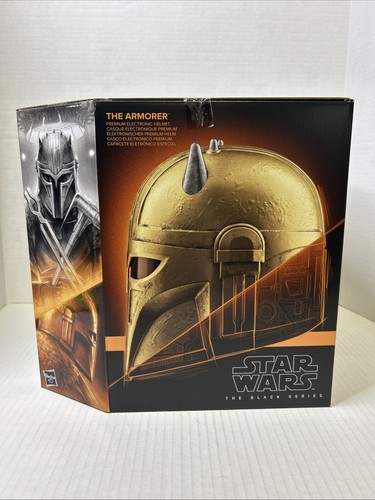 Hasbro The Black Series Star Wars: The Mandalorian Armorer Electronic Helmet C2 - Picture 2 of 6