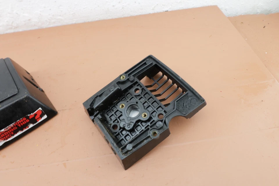 Carcasa de filtro de aire OEM para motosierra Craftsman 358.356230 530-037564 Foto 3 de 4