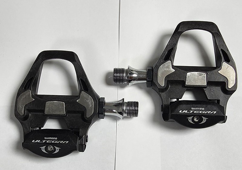 Shimano PD-R8000 Ultegra SPD-SL Road Bike Pedals Carbon, 4mm Longer Axle RRP£130