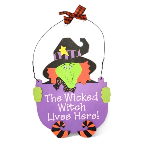 Halloween Green Wicked Witch Lives Here Purple Cauldron Wooden Wall Sign 90's - Picture 2 of 11