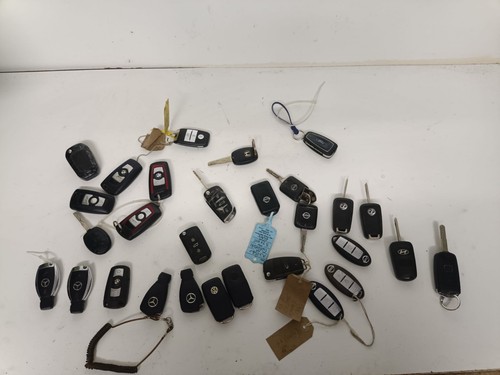 Job Lot Keys Car Fobs Bundle Mercedes Ford Volkswagen Nissan BMW Kia Honda X29 - Picture 4 of 6