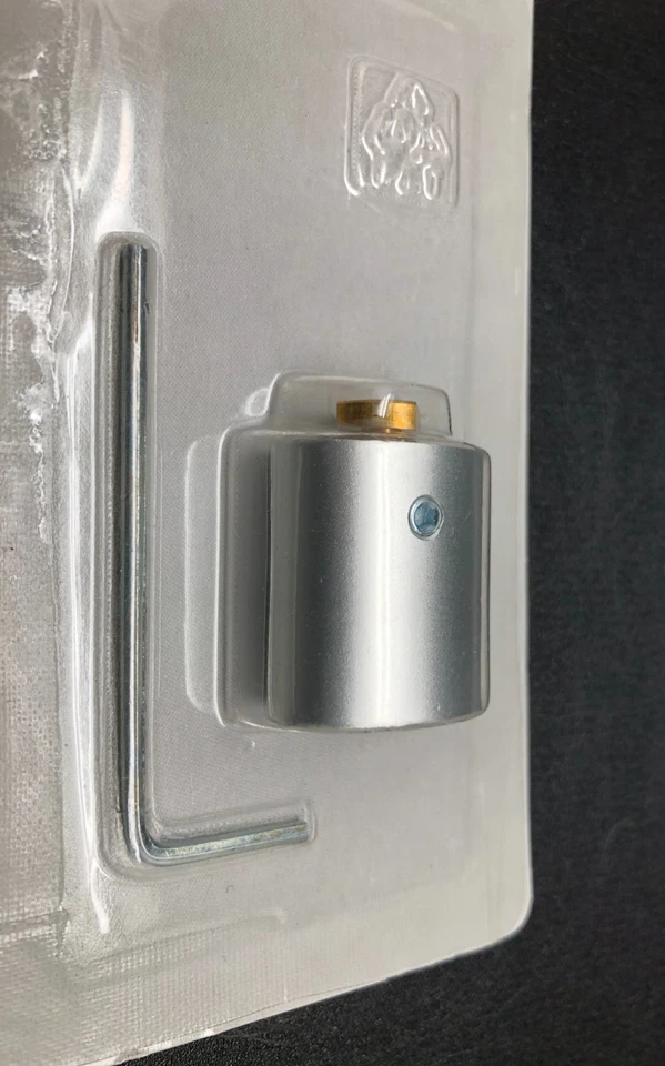 Soporte de montaje en techo de aluminio plateado IKEA Kvartal 300.793.65 Foto 3 de 3