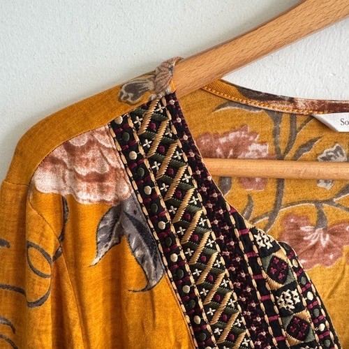 Soft surroundings yellow floral embroidered v-neck Etana Tunic top size large - Picture 5 of 9