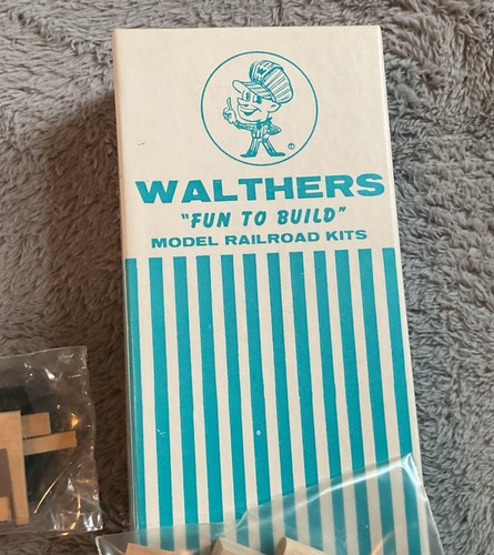 Walthers 933-6682  Coach Less Trucks Model Railroad Kit NIB 80’ COACH  - Picture 2 of 13