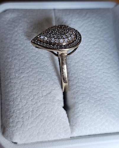 Genuine Diamond & 9ct Yellow Gold Ring - Picture 5 of 7