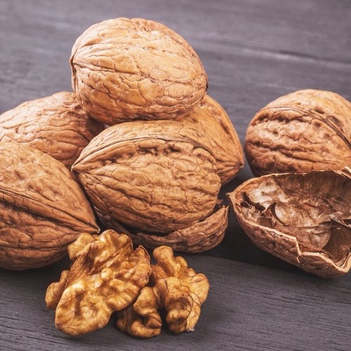 Walnut Kernel Oil, Cold Pressed, Unrefined, USDA Certified Organic, 100% Pure - Picture 3 of 3