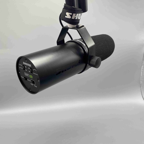 New Shure SM7dB Dynamic Microphone Built In Preamp Streaming Podcast Recording - Picture 9 of 9