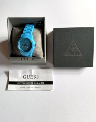 GUESS Damenuhr Armbanduhr in Blau aus Kunststoff mit Datumsanzeige Uhr W11603L5