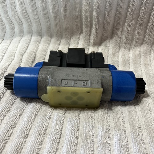 Toyo Oki Toyooki Magnet-Wegeventil HD3-3W-BG1A-025A-LYD2 - Bild 3 von 5