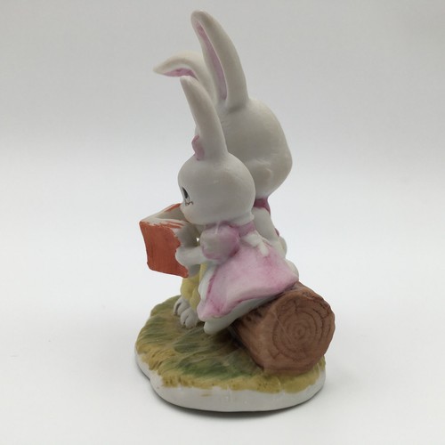 Lefton Bunny Rabbit Abuelo Niña Leyendo en Tronco Corea De Colección - Imagen 5 de 7
