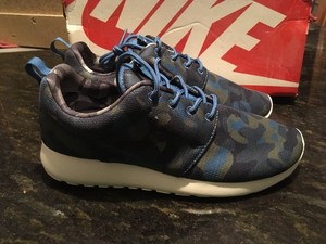 nike roshe one print green