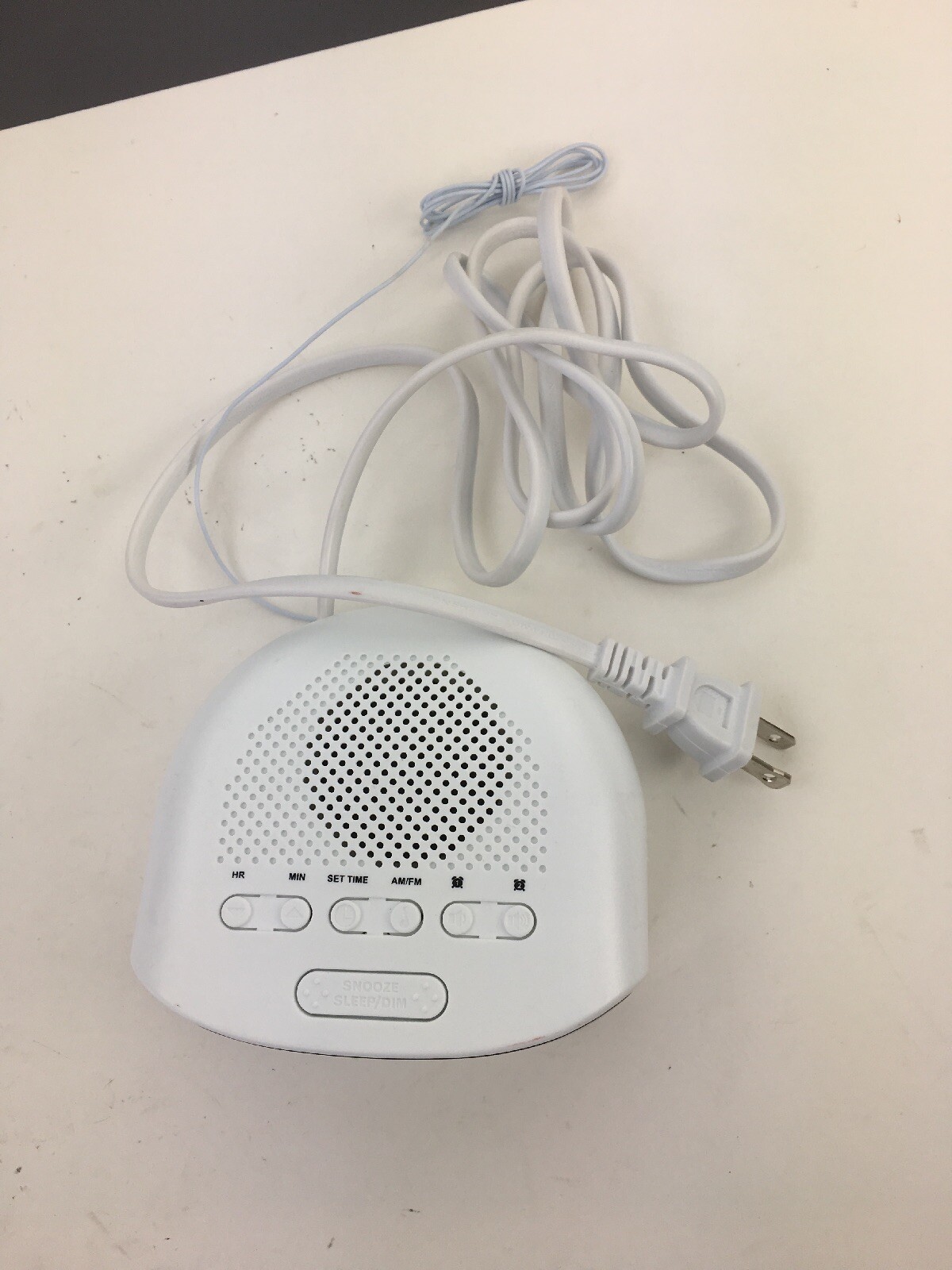 Magnasonic Digital AM/FM Clock Radio with Battery Backup, Dual Alarm