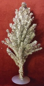Avon-Festive-Table-Top-Tree-GOLD-17-034-Tall-Decorate-for-All-Your-Holidays
